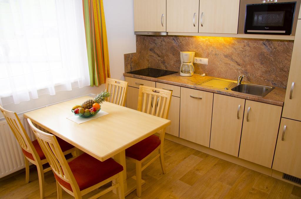 Hotel Garni Alpenblick อิสชเกิล ภายนอก รูปภาพ