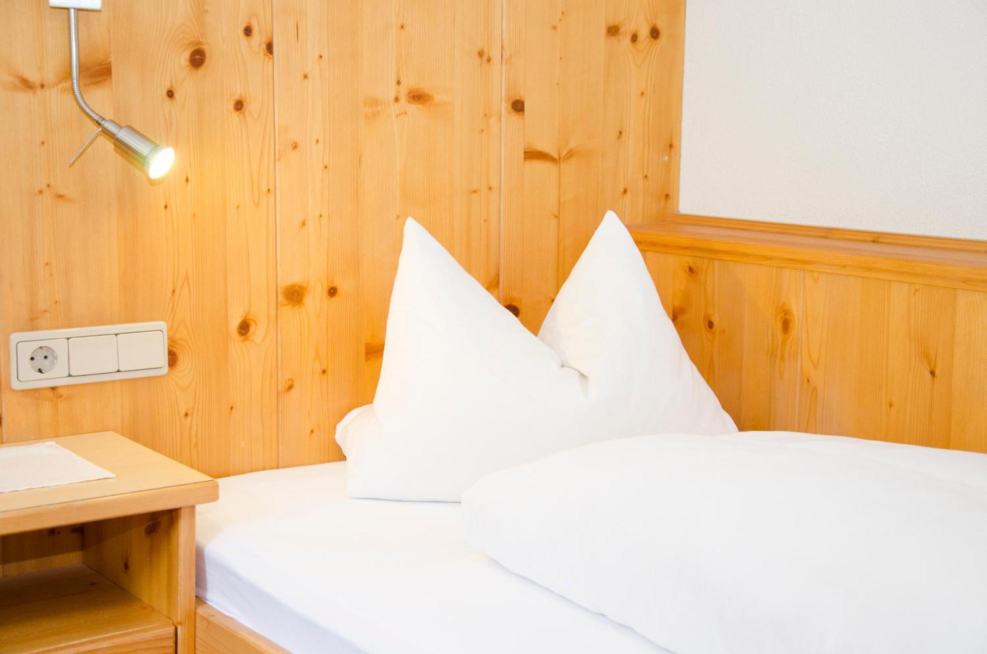 Hotel Garni Alpenblick อิสชเกิล ภายนอก รูปภาพ